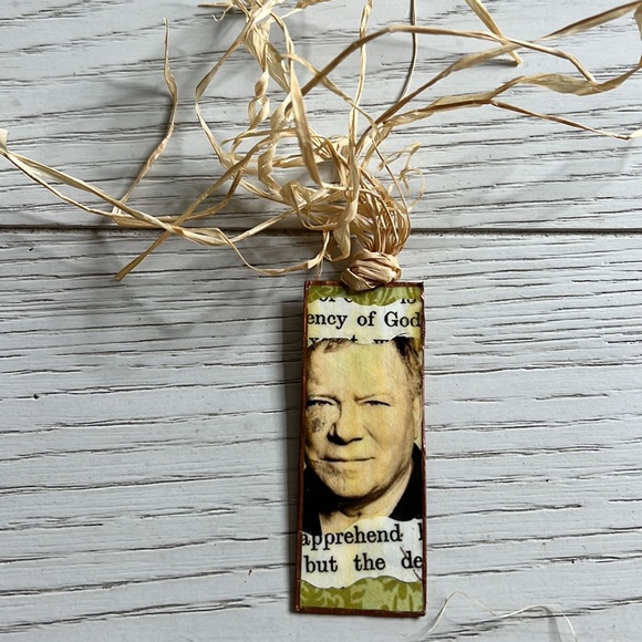William Shatner Brass Bookmark - Picture 4 of 4